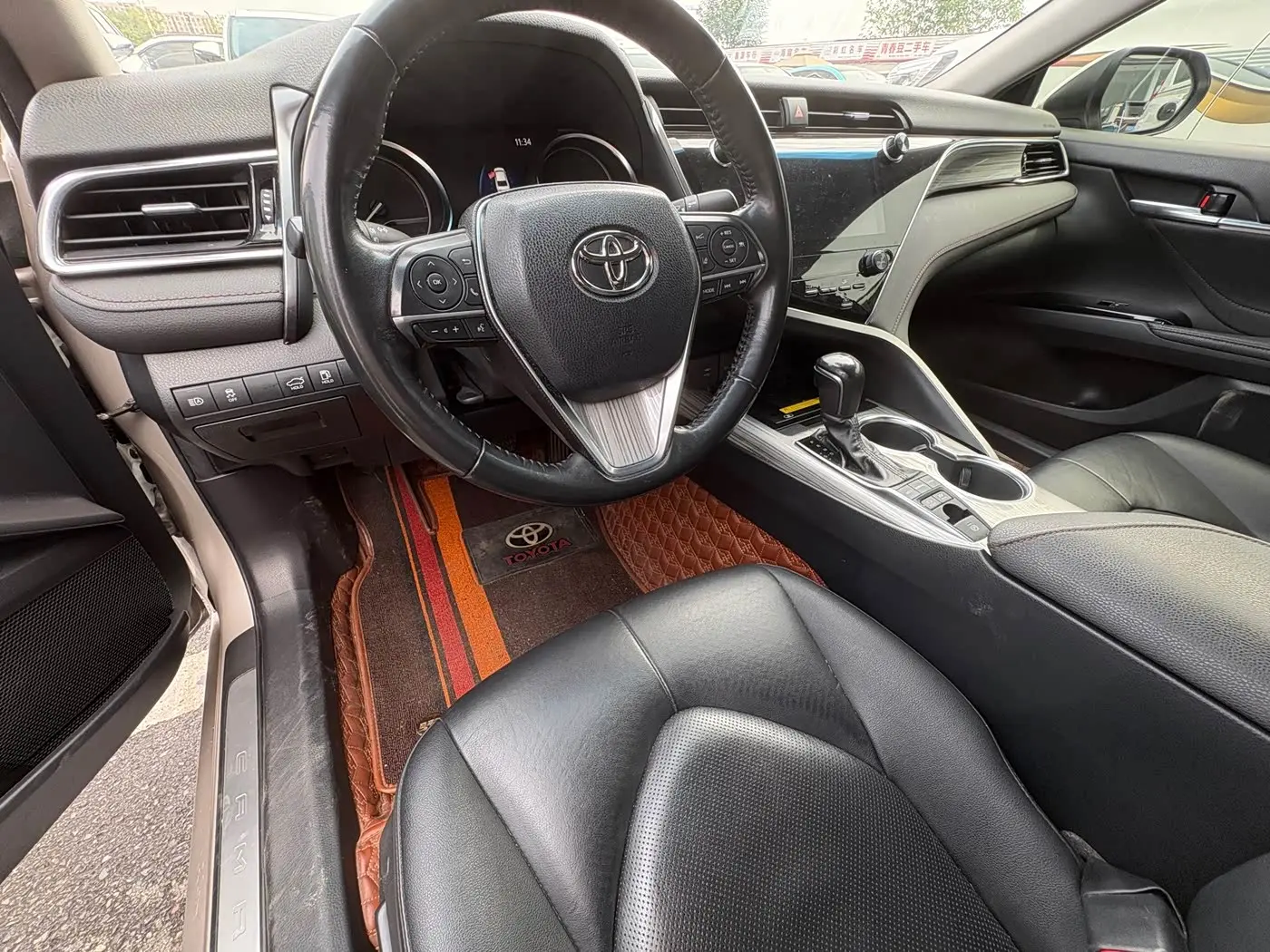 Toyota Camry 2019 — Photo 7/16