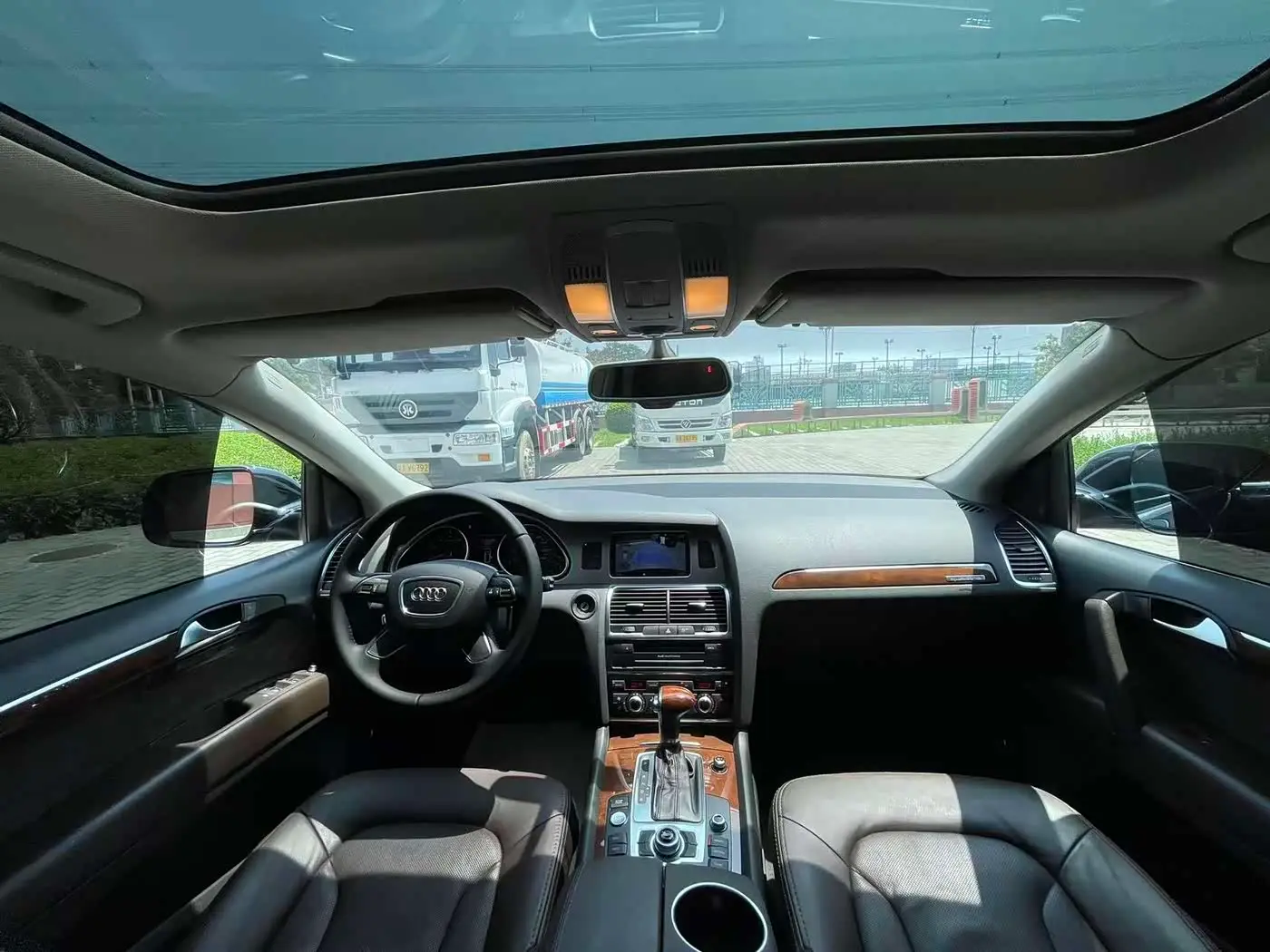Audi Q7 2012 — Photo 12/20