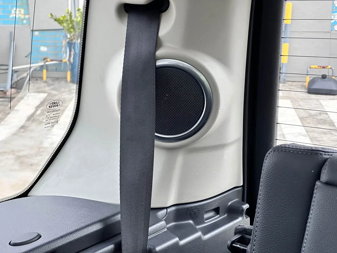 Land Rover Discovery 2015 — Şəkil 17/20