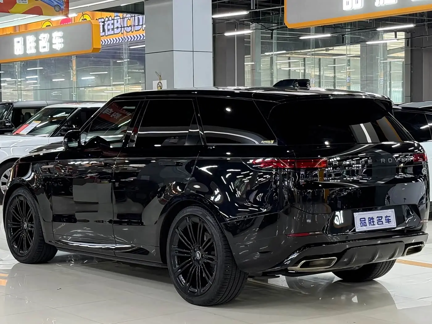Land Rover Range Rover Sport 2023 — Фото 3/19