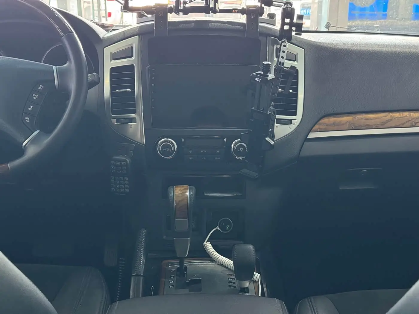 Mitsubishi Pajero 2019 — ფოტო 14/20