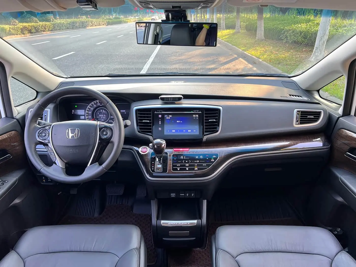 Honda Odyssey 2017 — Photo 14/20