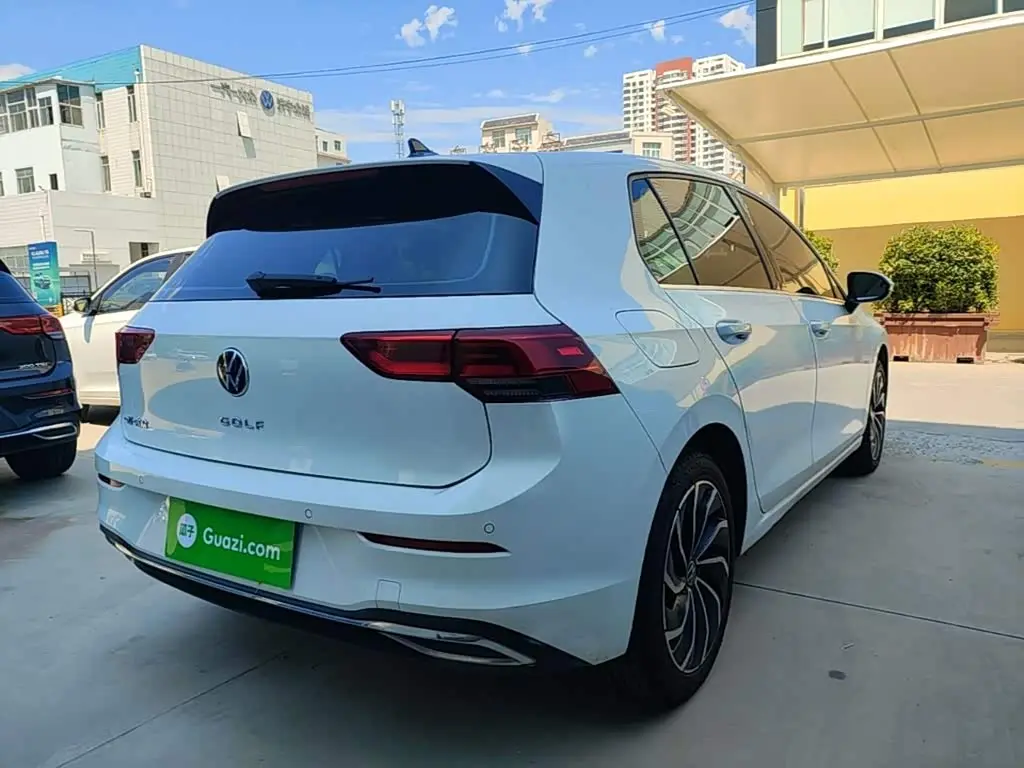Volkswagen Golf 2024 — Photo 5/20