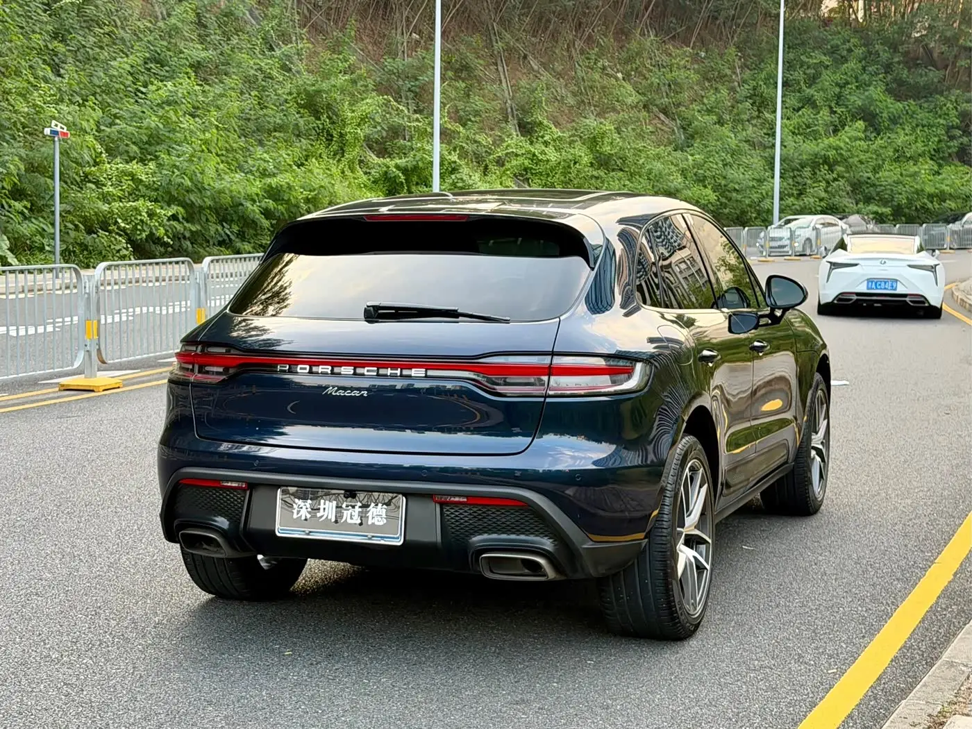Porsche Macan 2023 — Фото 4/16