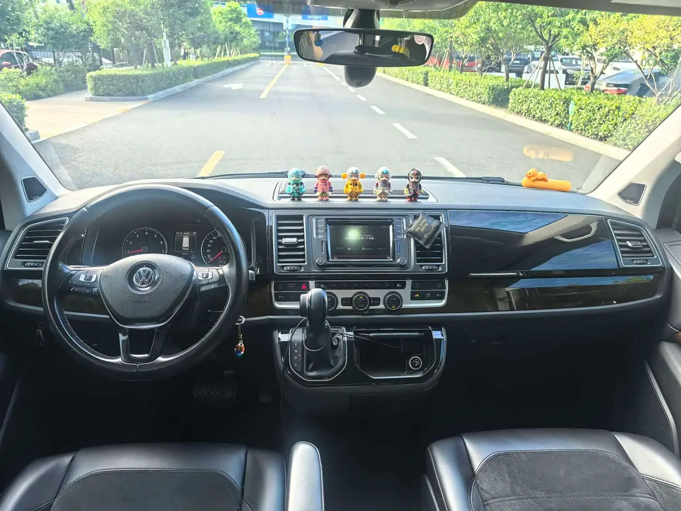 Volkswagen Multivan 2019 — ფოტო 7/16