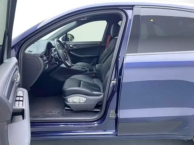 Porsche Macan 2021 — Photo 13/19