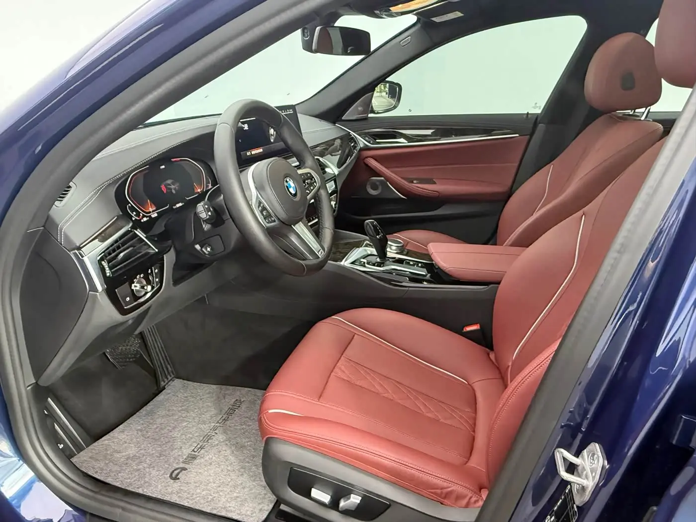 BMW 5 Series 2021 — Photo 8/16