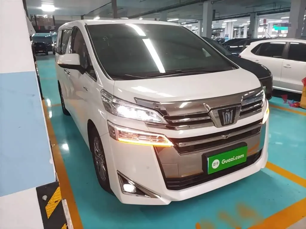 Toyota Vellfire 2022 — Photo 4/20