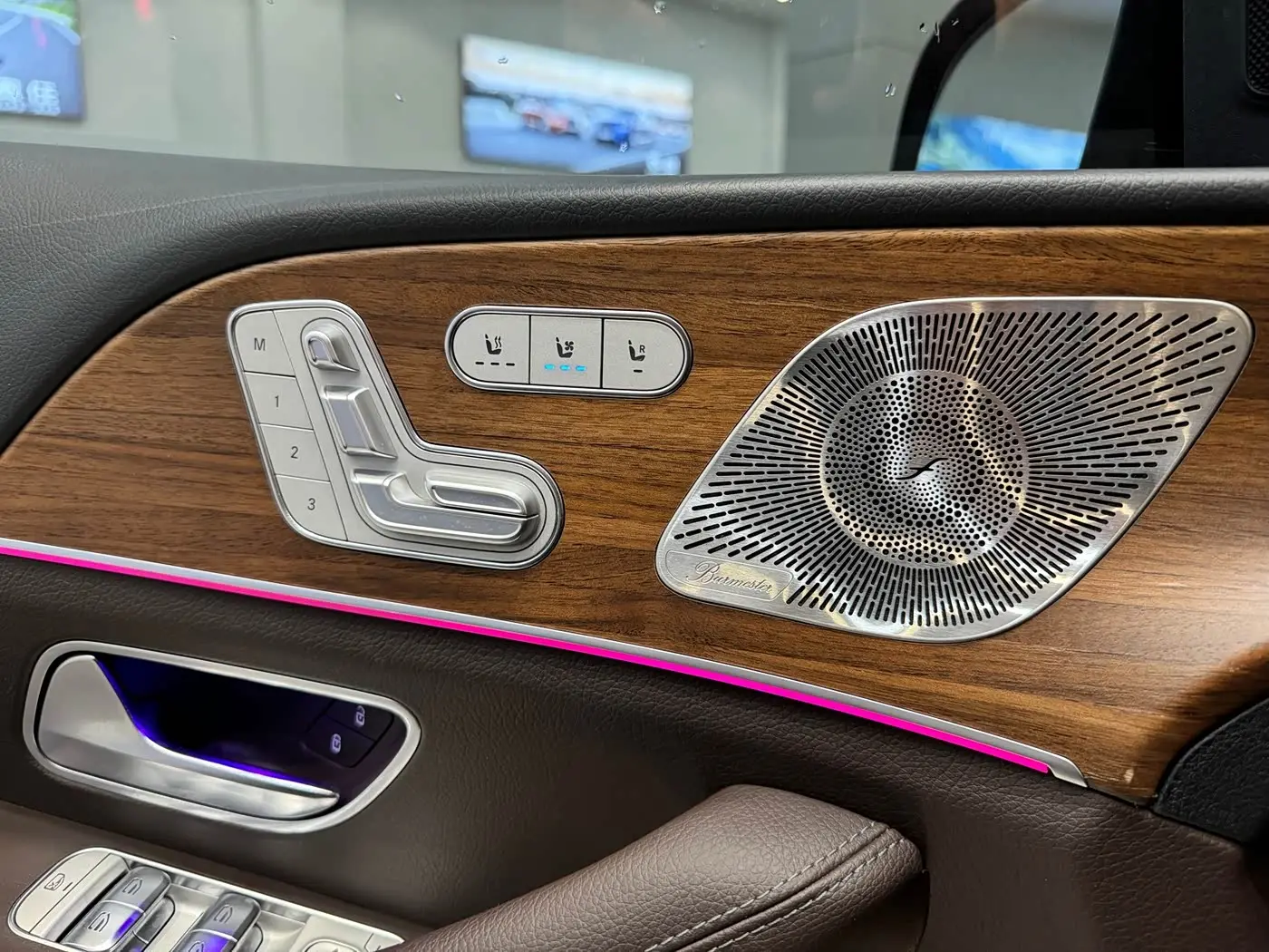 Mercedes-Benz GLS 2023 — Фото 15/15