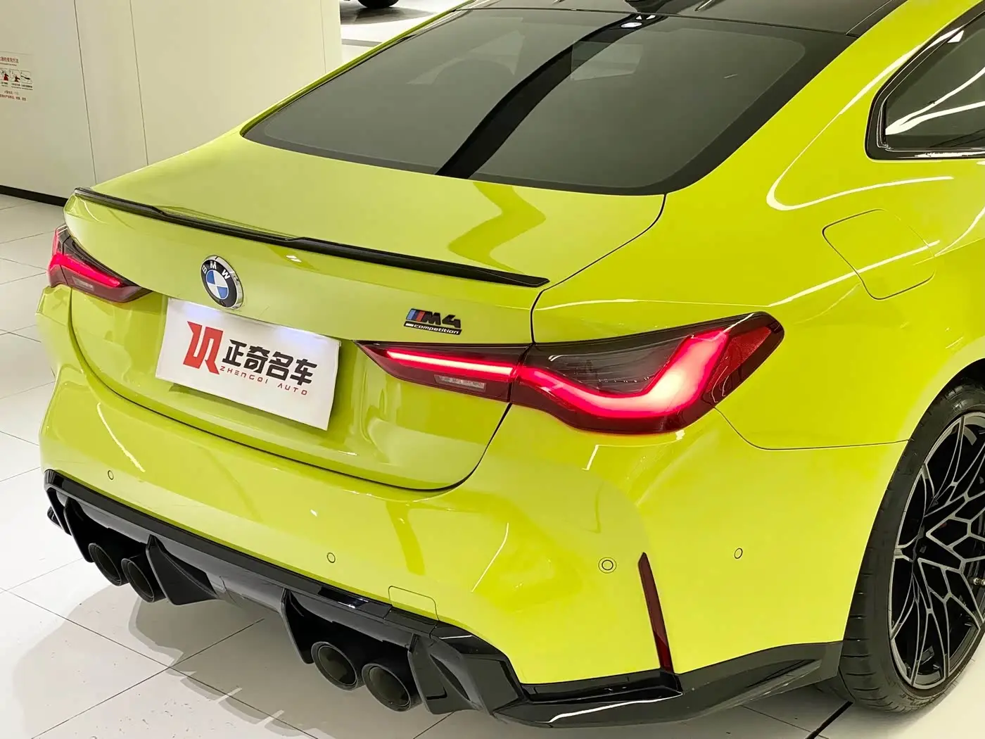 BMW M4 2022 — Фото 8/20