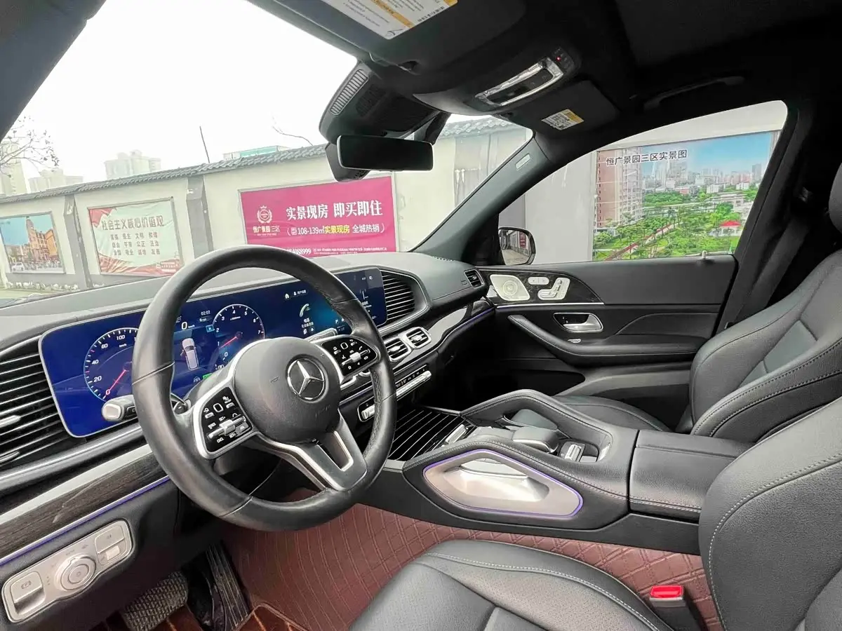 Mercedes-Benz GLS 2022 — Photo 8/13