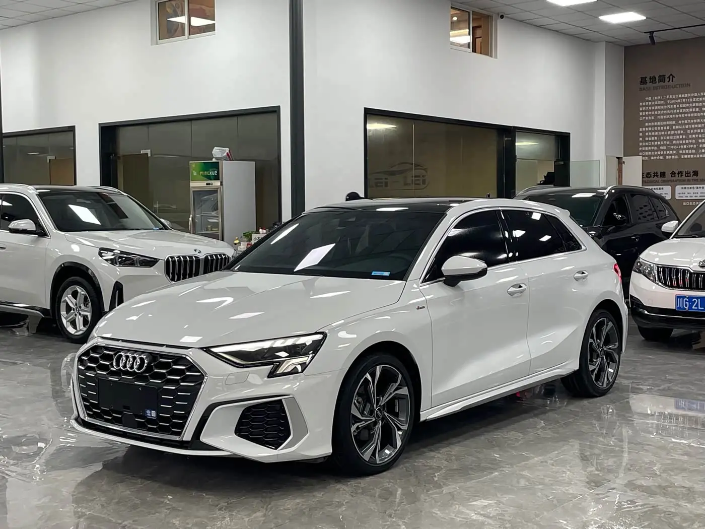 Audi A3 2022 — Photo 1/16