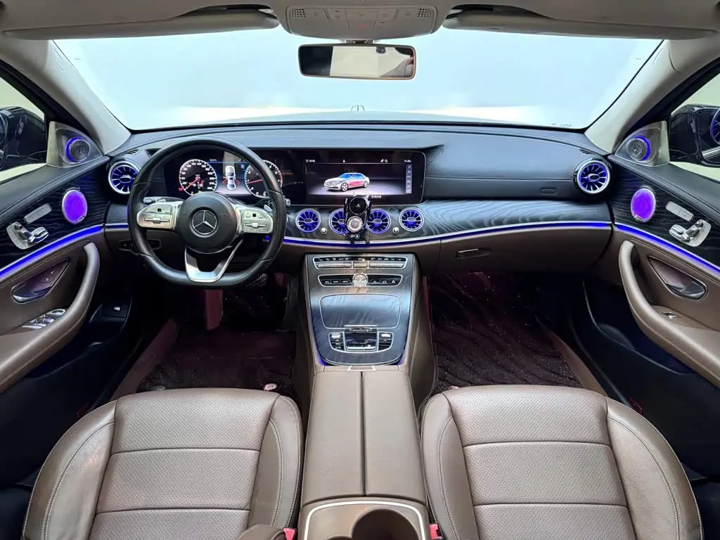 Mercedes-Benz E-Class 2019 — Photo 10/20