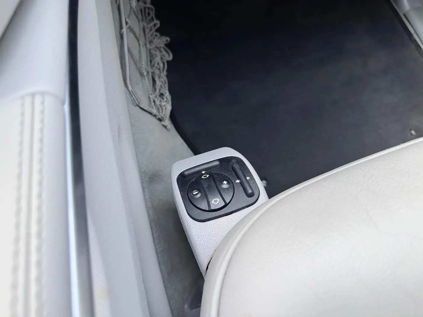 Mercedes-Benz GL-Class 2012 — Photo 17/20
