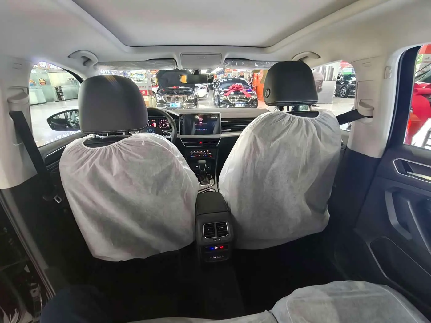 Volkswagen Tiguan L PHEV 2025 — Photo 17/20