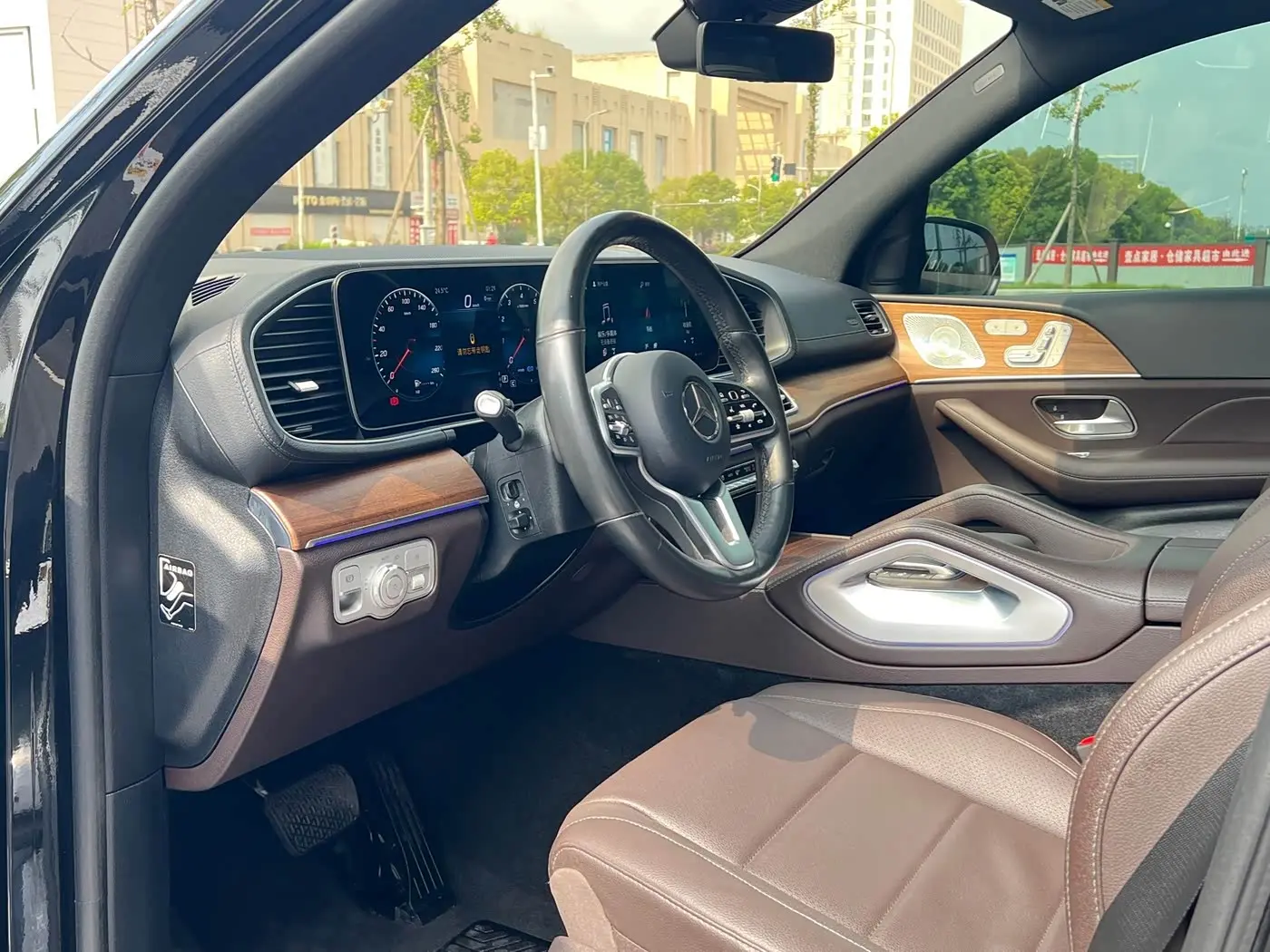Mercedes-Benz GLS 2022 — Photo 4/15