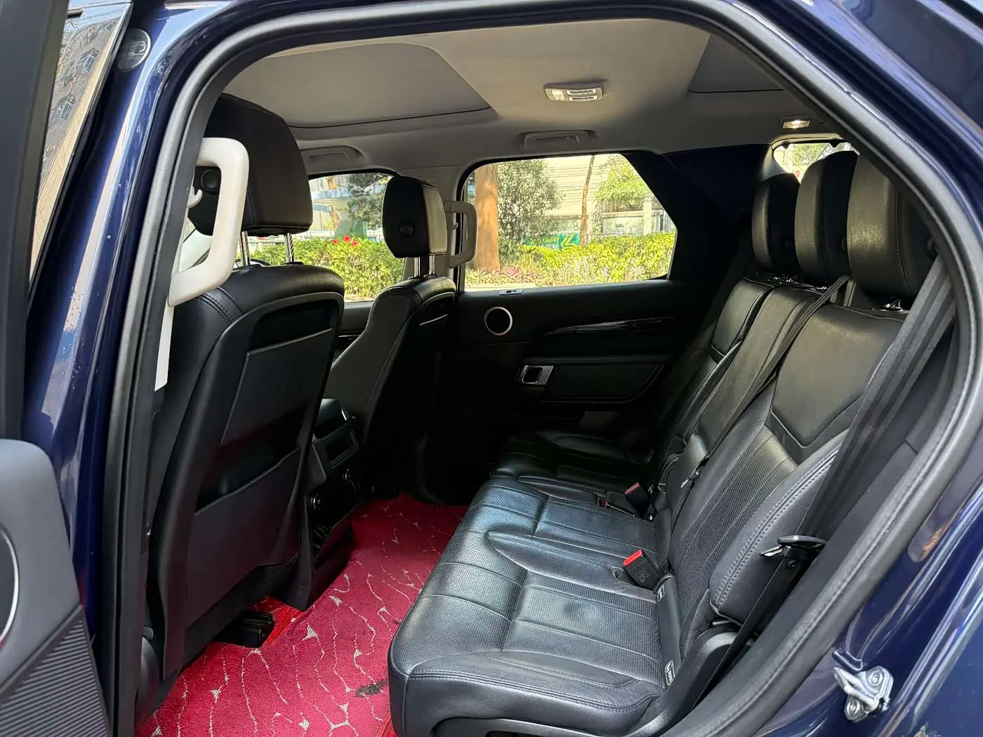 Land Rover Discovery 2018 — Фото 8/9