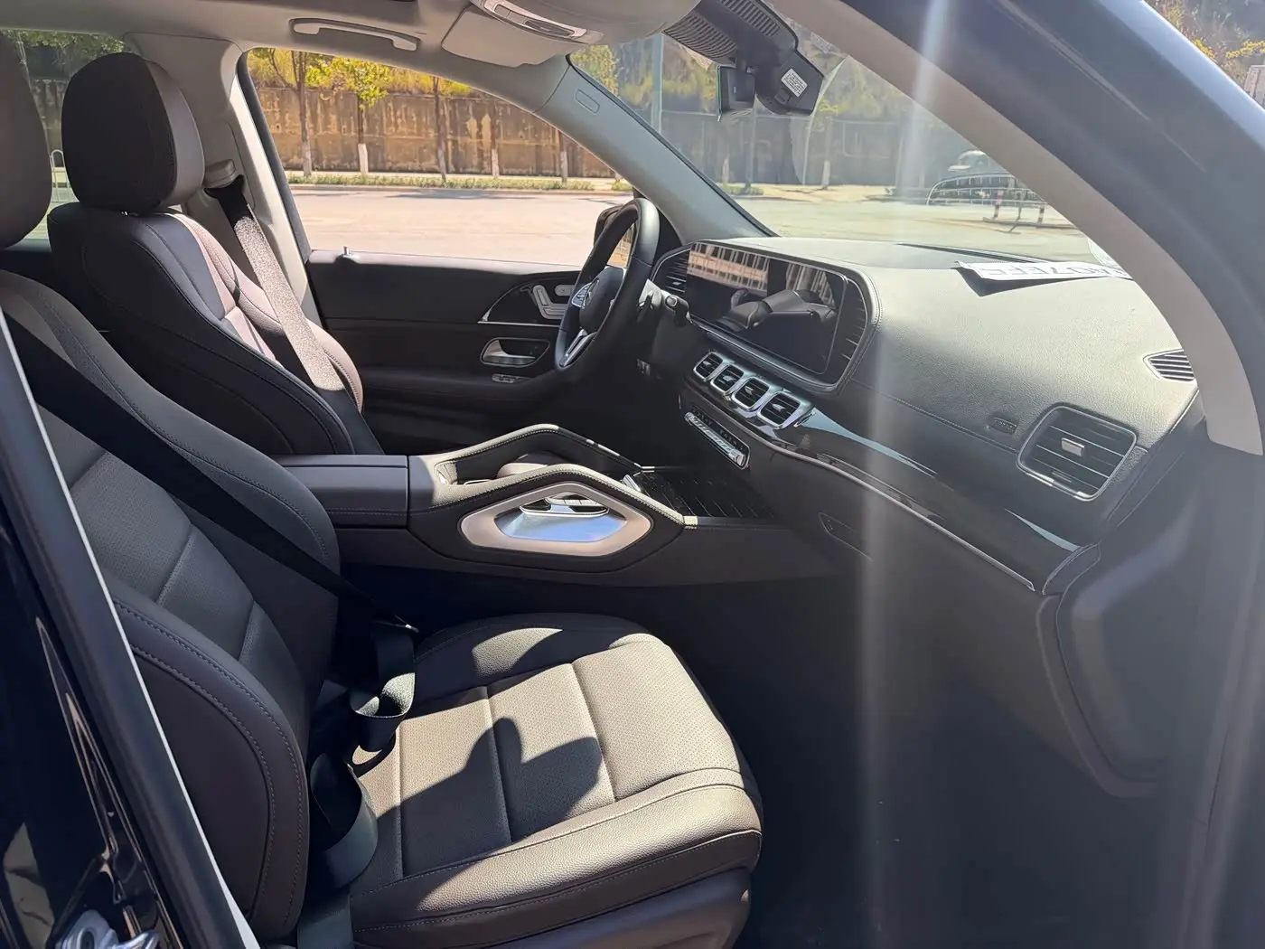 Mercedes-Benz GLE 2022 — Photo 8/12