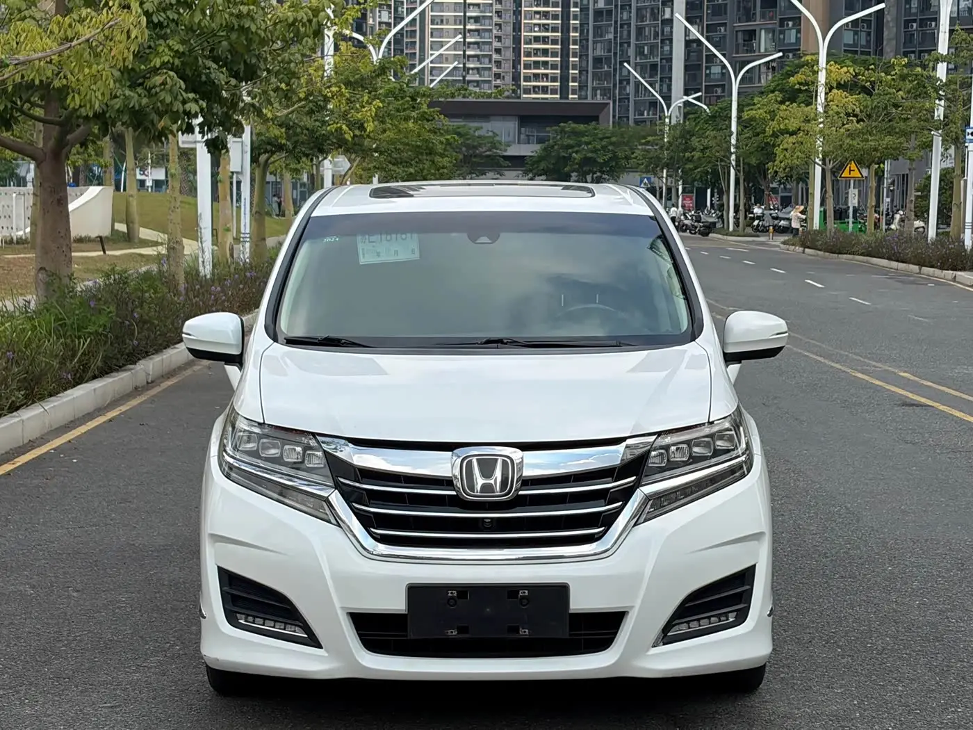 Honda Elysion 2018 — Фото 2/20