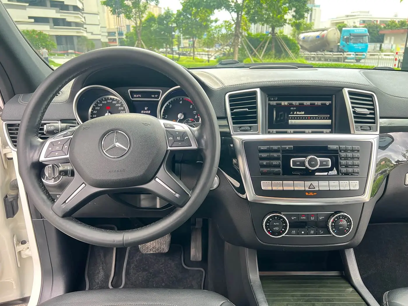 Mercedes-Benz GL-Class 2016 — Фото 20/20