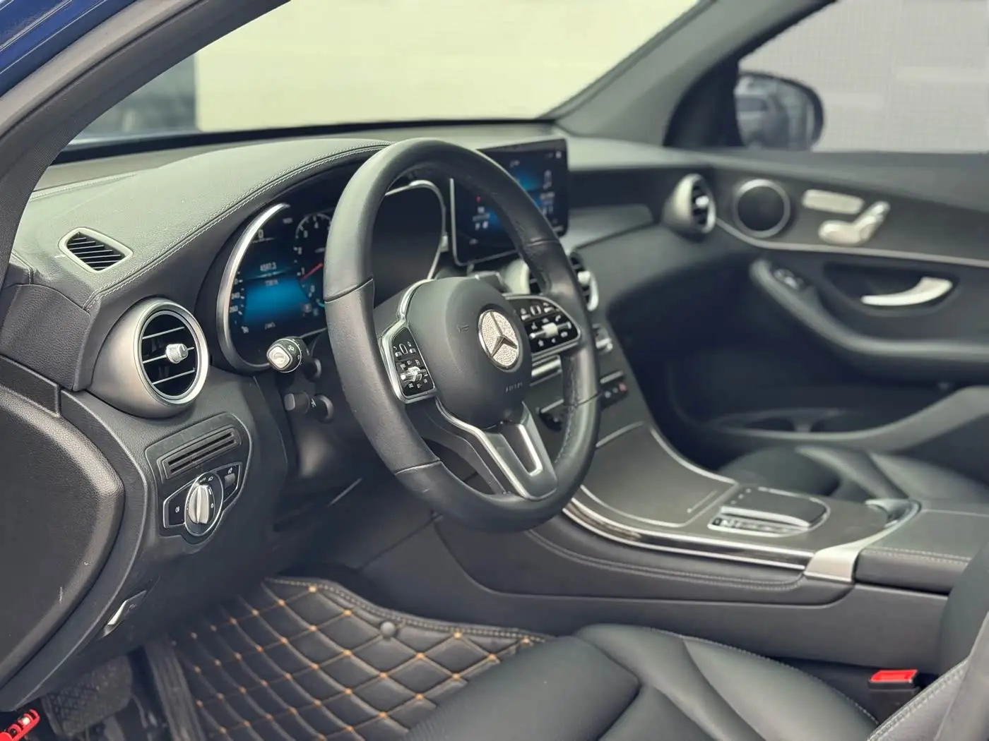 Mercedes-Benz GLC Coupe 2020 — Photo 8/20