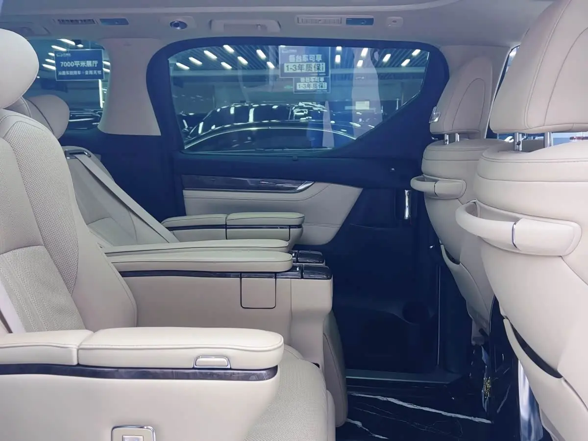 Toyota Vellfire 2022 — Фото 6/19