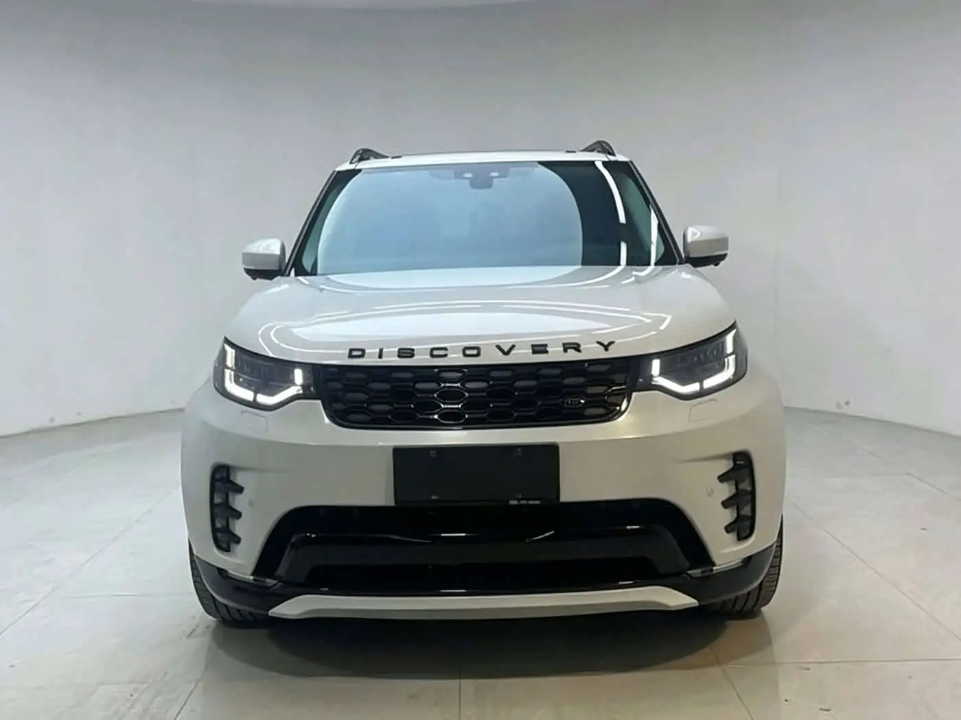 Land Rover Discovery 2018 — Şəkil 2/20