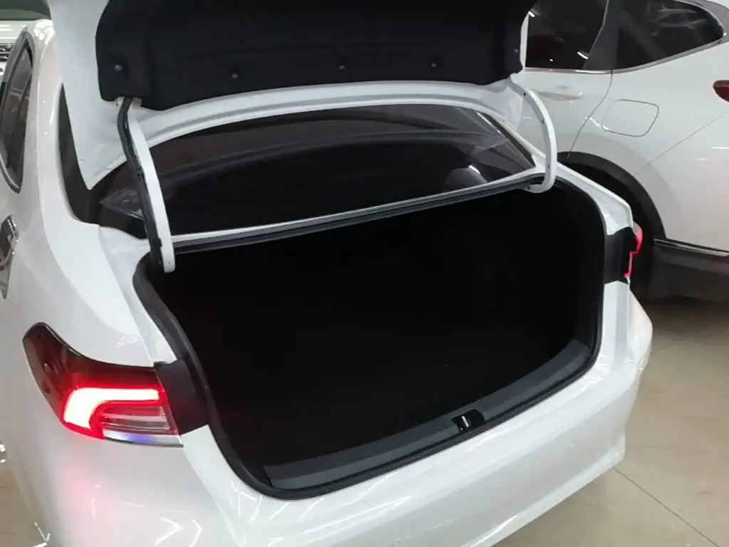 Toyota Corolla 2023 — Photo 19/20