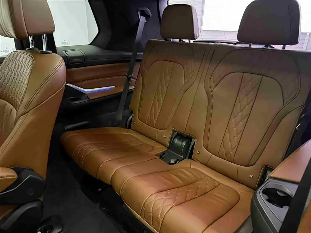 BMW X7 2021 — Photo 15/20