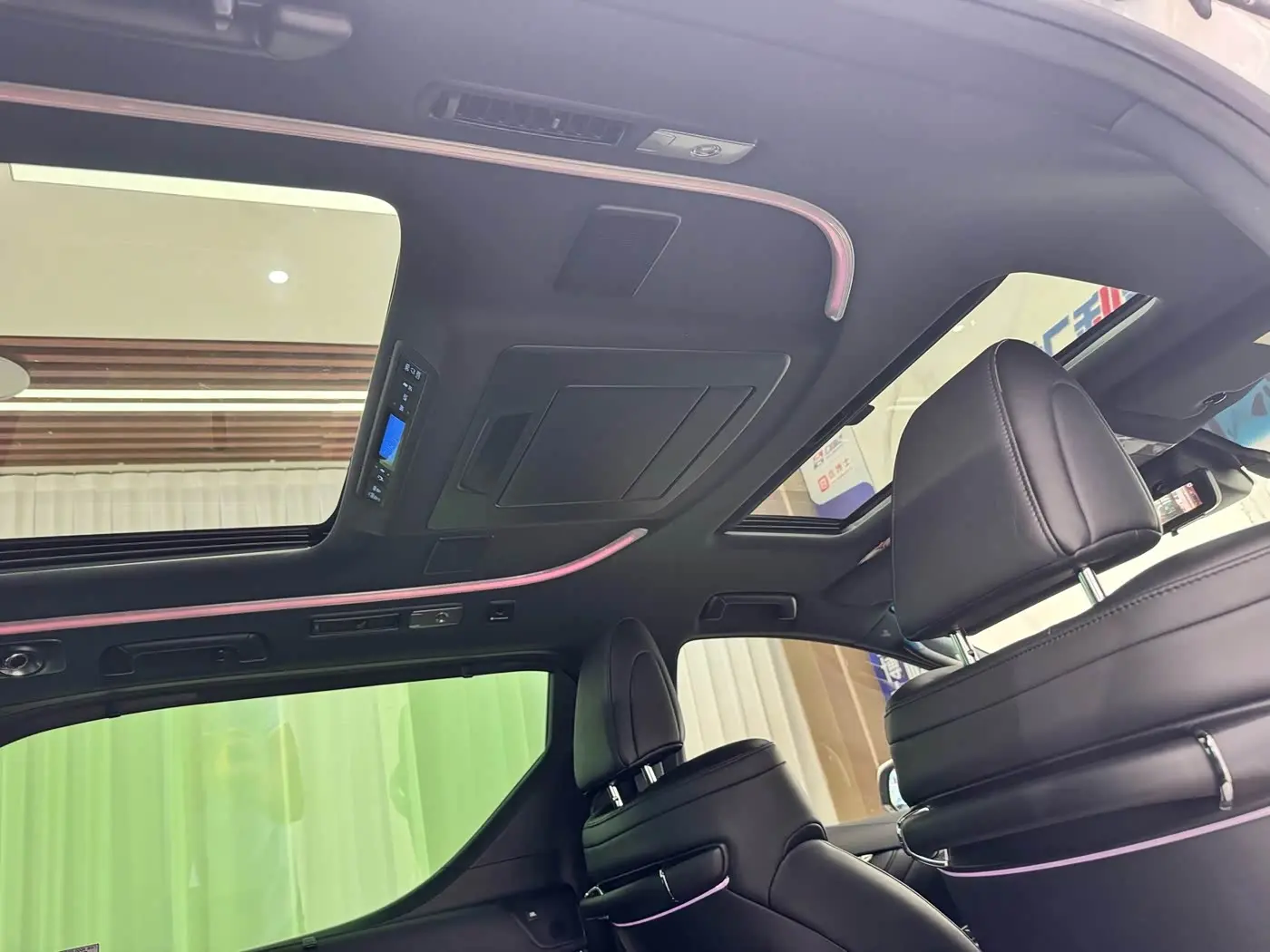 Toyota Alphard 2019 — Photo 20/20