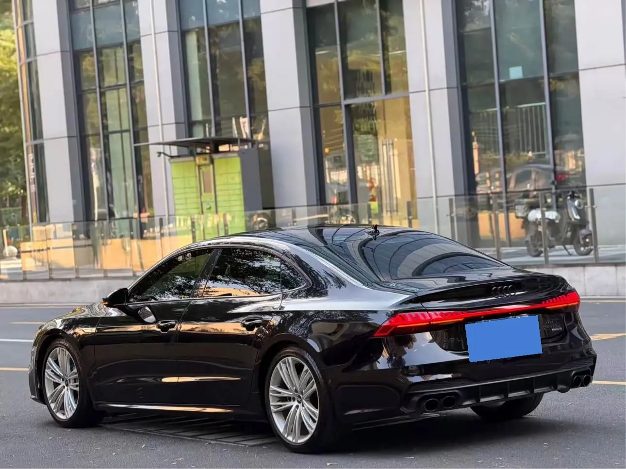 Audi A7L 2023 — Photo 3/10
