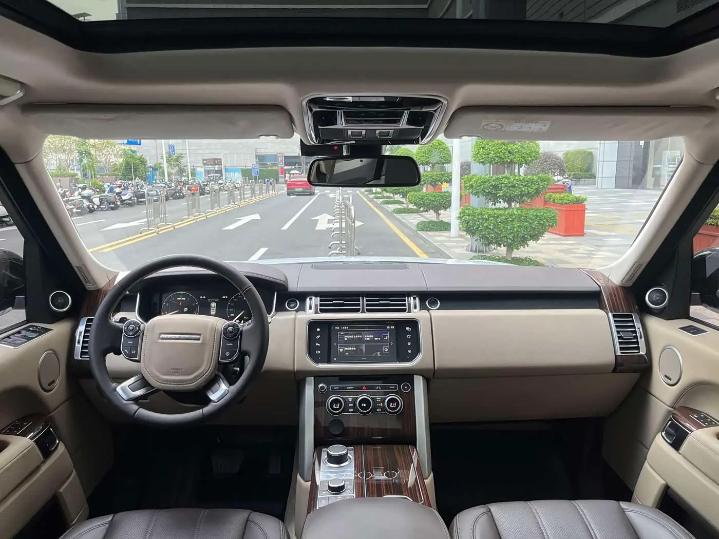 Land Rover Range Rover 2016 — Photo 11/20