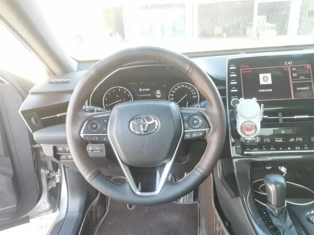 Toyota Avalon 2019 — Photo 11/20