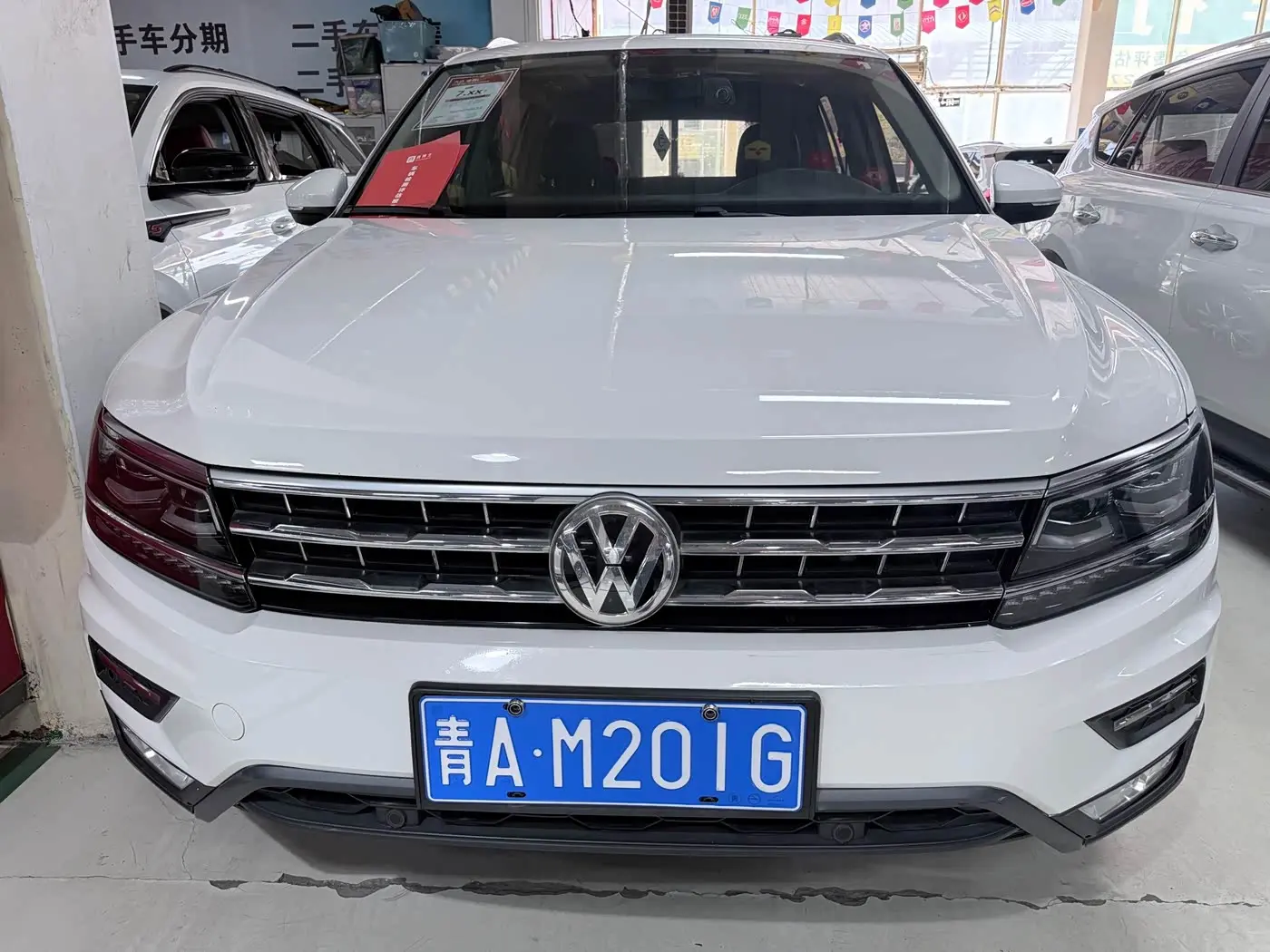 Volkswagen Tiguan L 2017 — Photo 2/20