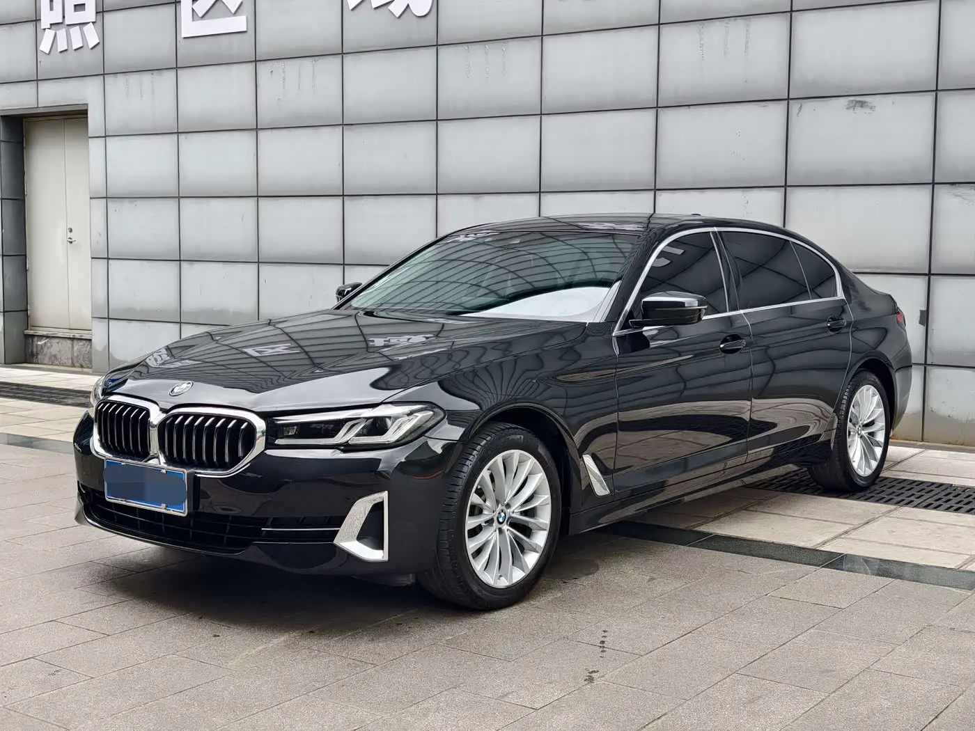 BMW 5 Series, 2022