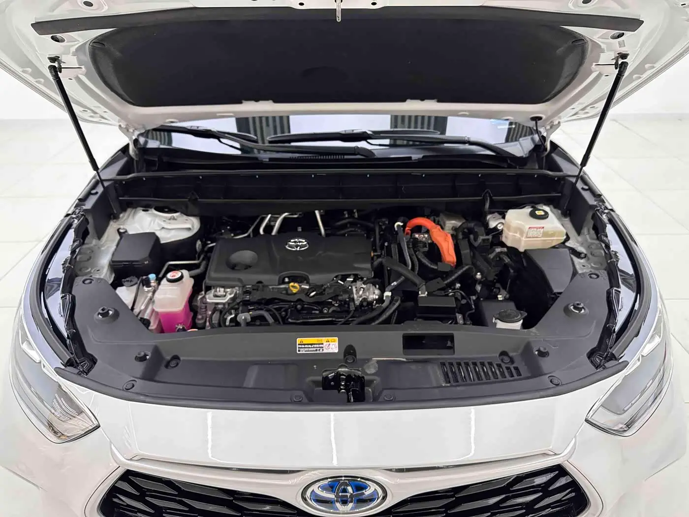 Toyota Highlander 2022 — ფოტო 8/10