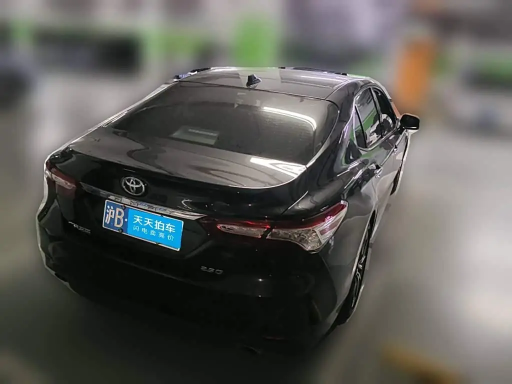 Toyota Camry 2022 — Photo 2/12