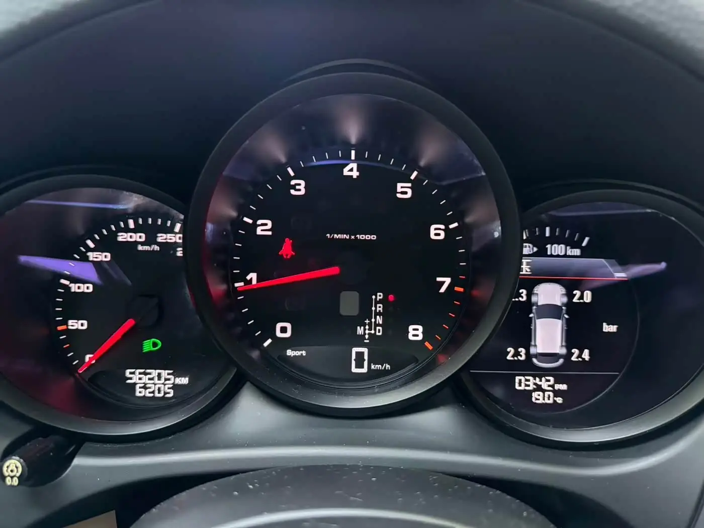 Porsche Macan 2018 — Photo 7/16