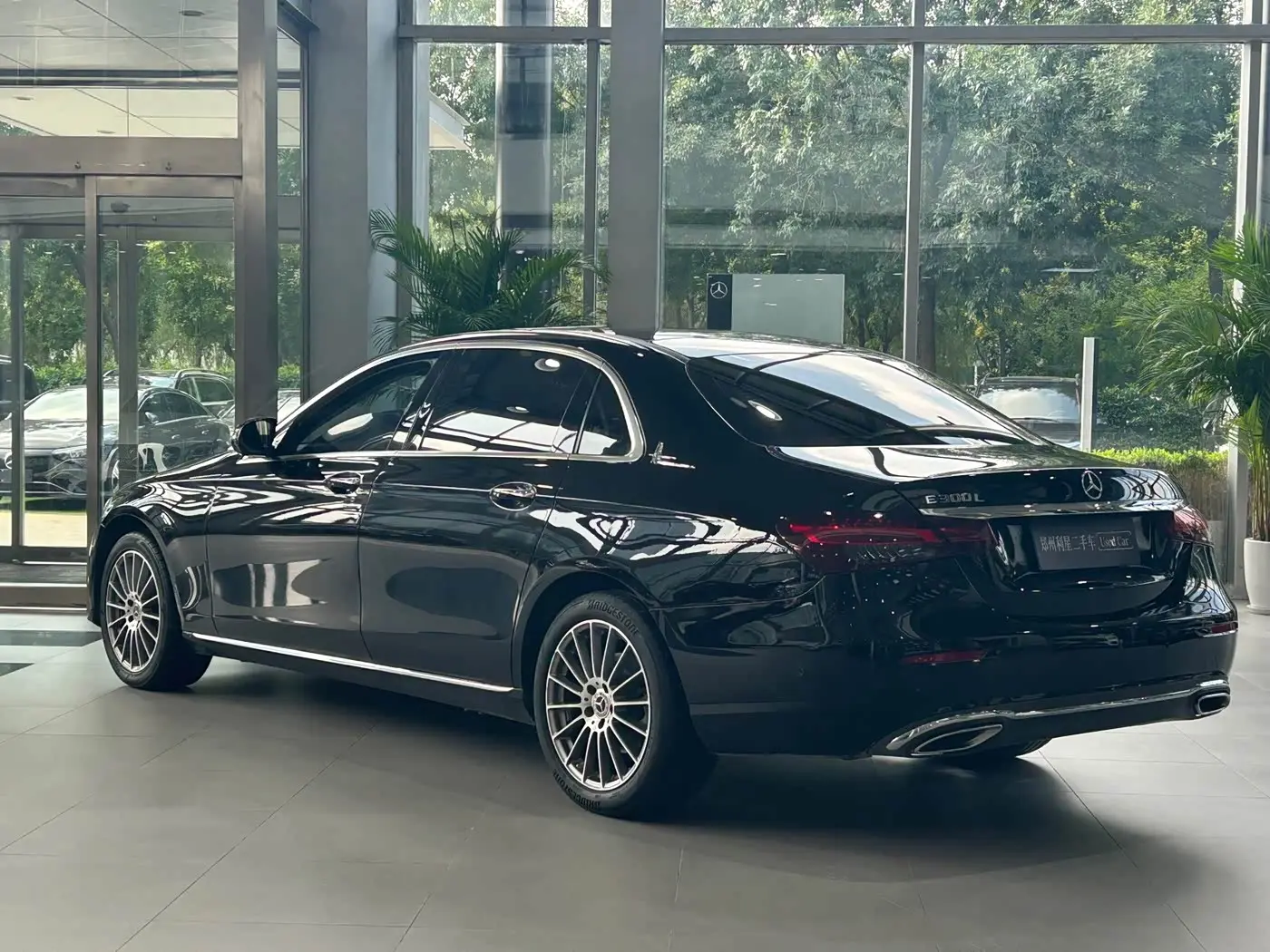 Mercedes-Benz E-Class 2021 — Photo 6/9