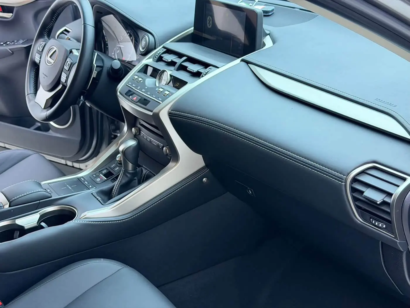 Lexus NX 2020 — Photo 15/20