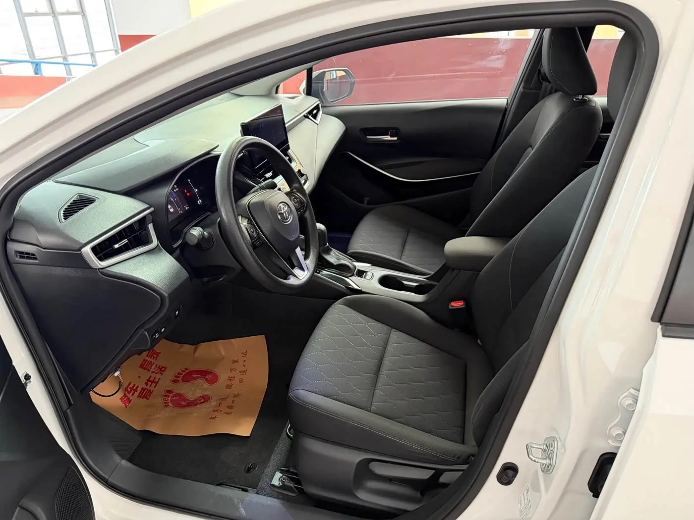 Toyota Corolla 2023 — Photo 5/17