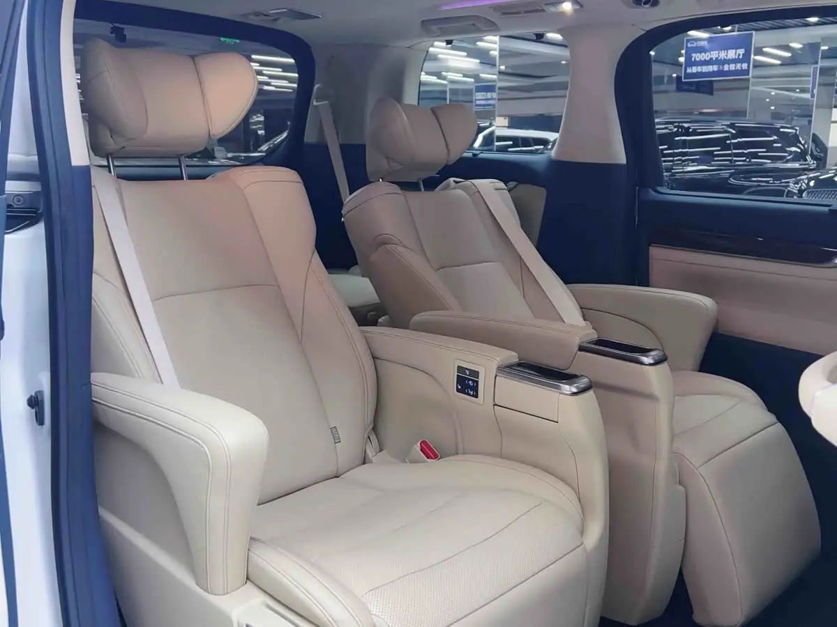 Toyota Alphard 2019 — Şəkil 15/20