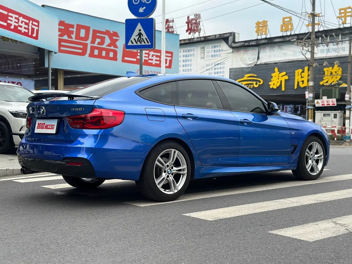 BMW 3 Series GT 2018 — Фото 3/19