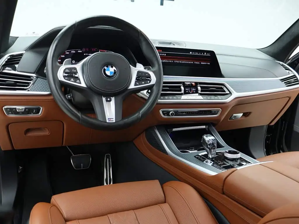 BMW X7 2023 — Фото 11/20