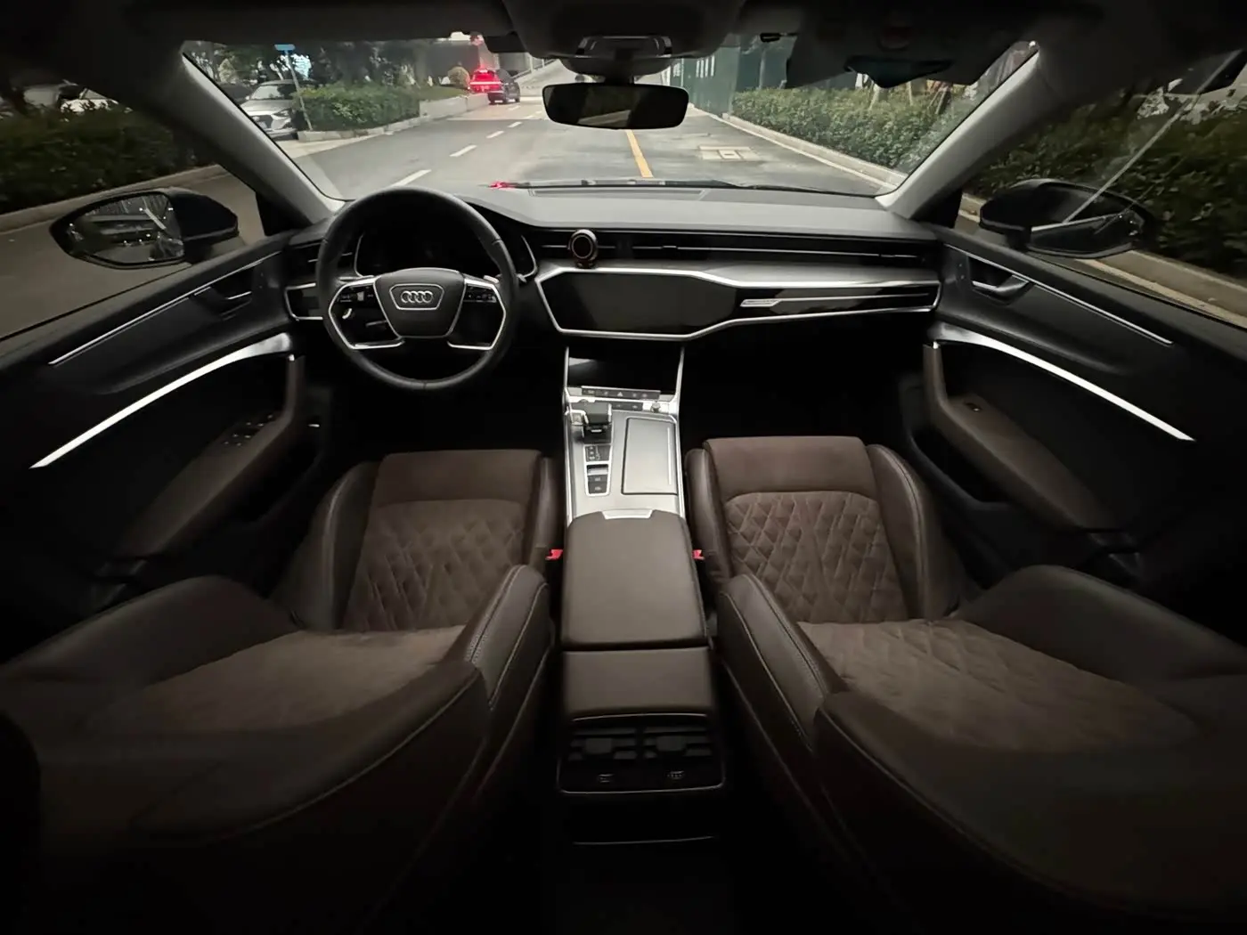 Audi A7L 2024 — Фото 15/20