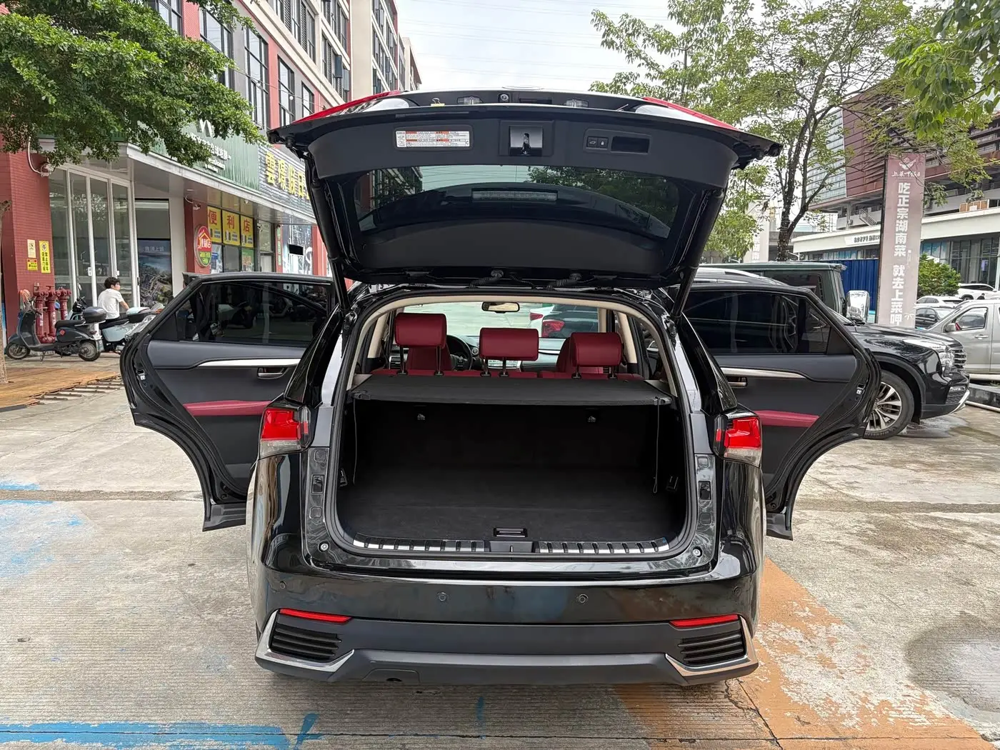 Lexus NX 2021 — Photo 15/20