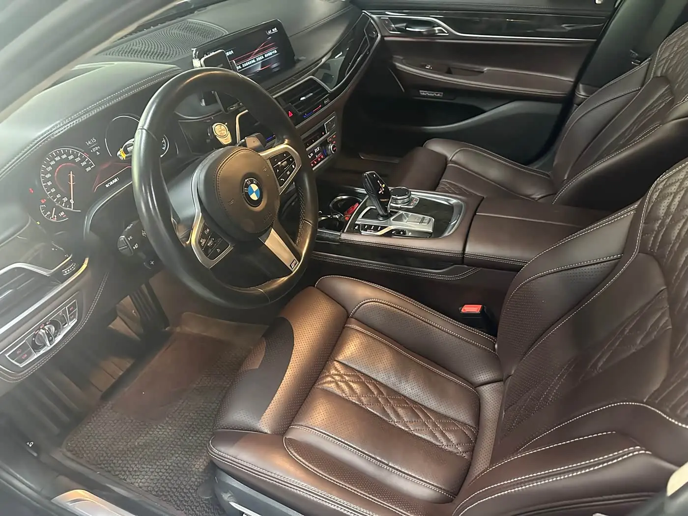 BMW 7 Series 2016 — Photo 12/18