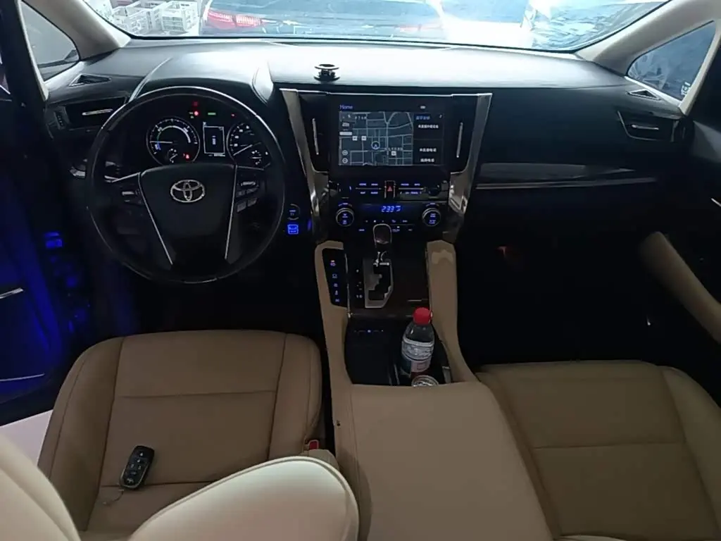 Toyota Alphard 2022 — Photo 9/19