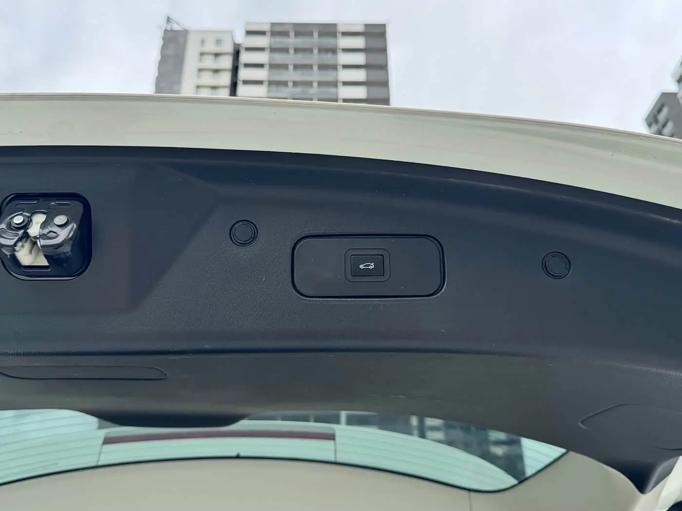 Nissan Patrol 2019 — Photo 8/20