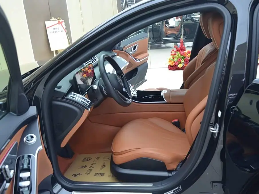 Mercedes-Benz S-Class 2025 — Photo 4/14